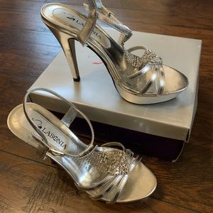 Lasonia Silver Heels